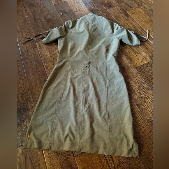 Lucy Green Short Sleeve Snap Front Flex Adventure Dress - Picture 2 of 5